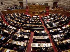 Grèce le Parlement adopte le budget de rigueur 2013